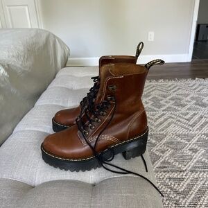 Dr. Martens Leona Boot